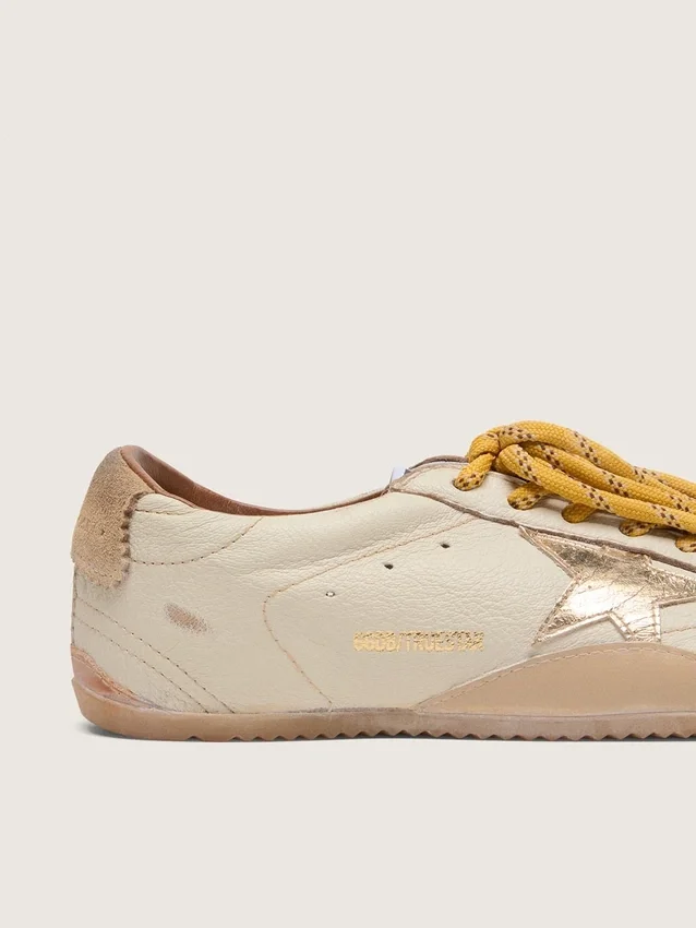True-Star pour femme en cuir nappa blanc avec étoile dorée et languette de talon en daim beige