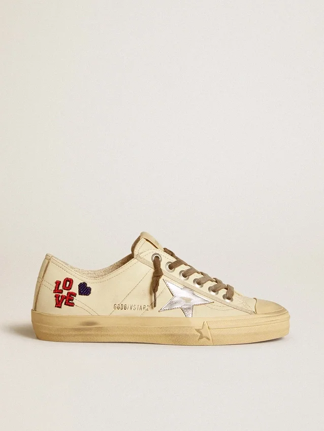 V-Star en nappa écru avec étoile en nappa argenté et broderie perlée