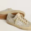 V-Star pour femme en daim gris glacé avec étoile en cuir blanc et broderie florale
