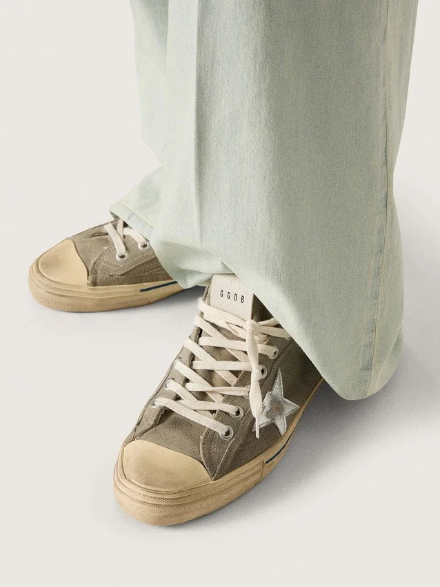 V-Star pour homme en daim gris tourterelle avec étoile en cuir métallisé argenté