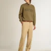 Vert olive pour homme avec lettrage doré