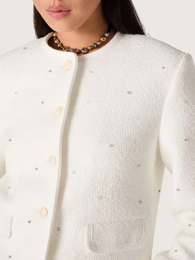 Veste carrée pour femme en coton bouclé entièrement ornée de perles