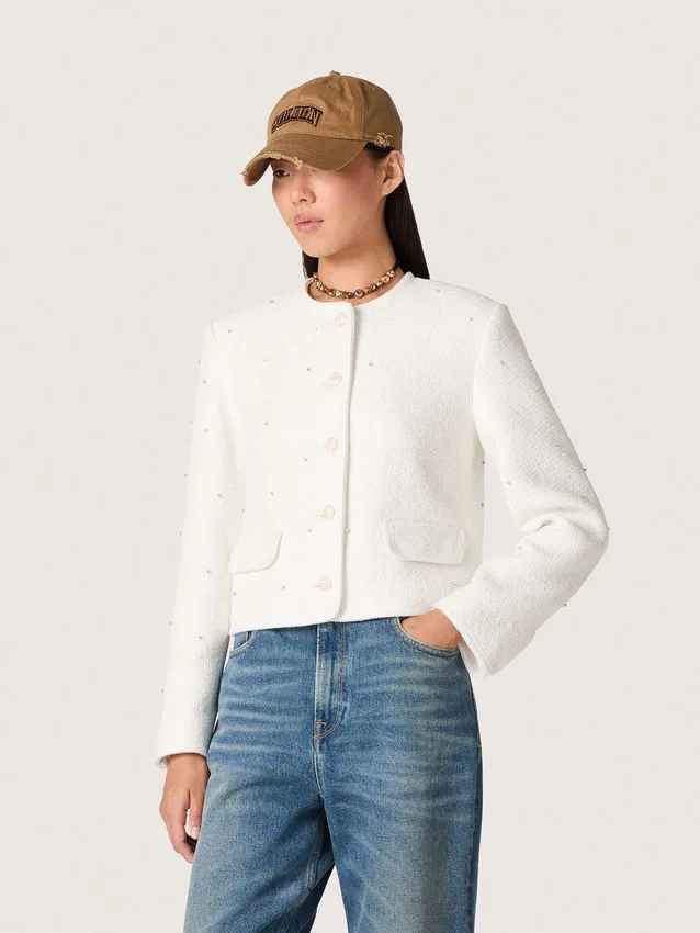 Veste carrée pour femme en coton bouclé entièrement ornée de perles