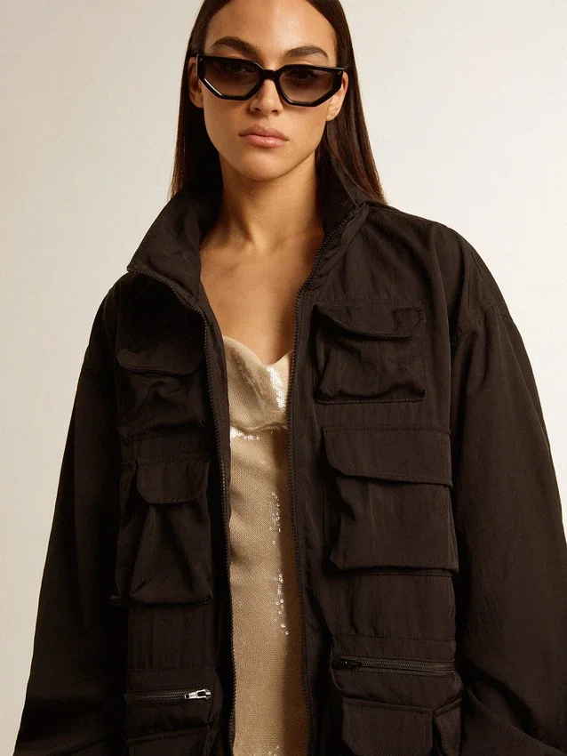 Veste coupe-vent noire à multiples poches