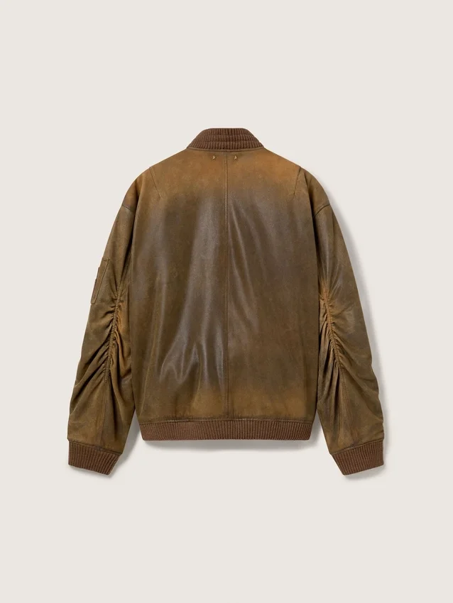 Veste de motard en cuir marron à l’aspect vieilli