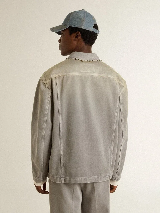 Veste en denim gris pour homme avec clous