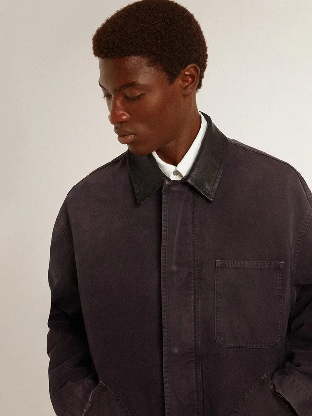 Veste en jean pour homme avec détails vieillis et col en cuir