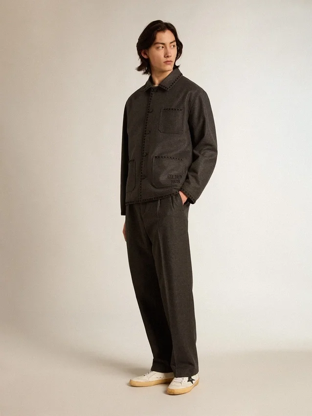 Veste en laine gris chiné avec fermeture à boutons