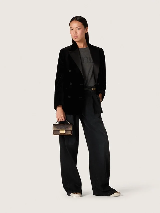 Veste femme à double boutonnage en velours noir avec revers en satin noir