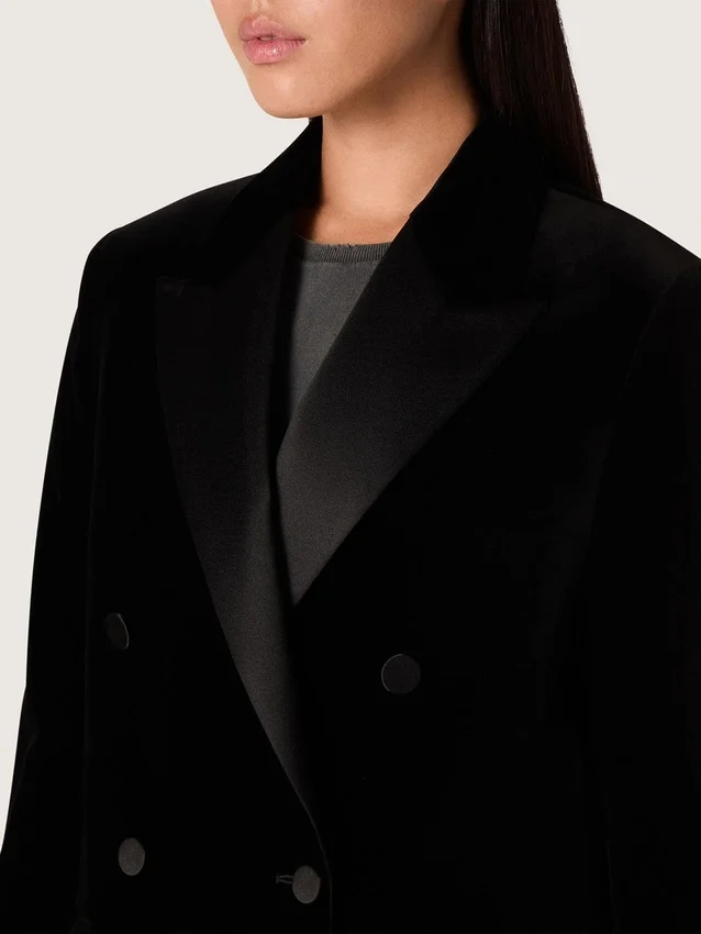 Veste femme à double boutonnage en velours noir avec revers en satin noir