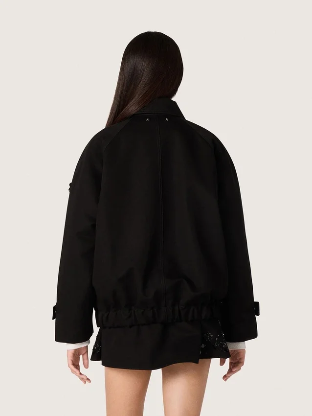 Veste oversize pour femme en sergé de coton noir avec broderie florale en paillettes