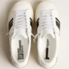 Yatay modèle 1B de sneakers durables avec tige blanche d’origine biosourcée et Y noir