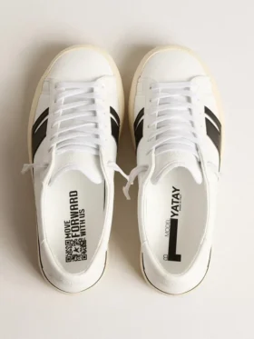 Yatay modèle 1B de sneakers durables avec tige blanche d’origine biosourcée et Y noir