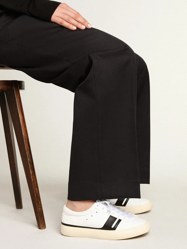 Yatay modèle 1B de sneakers durables avec tige blanche d’origine biosourcée et Y noir