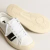 Yatay modèle 1B de sneakers durables avec tige blanche d’origine biosourcée et Y noir