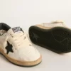 Young Ball Star en cuir blanc avec une étoile en daim vert
