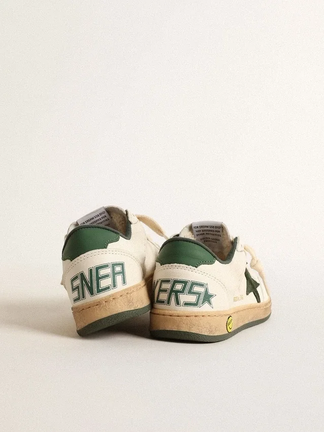 Young Ball Star en cuir blanc avec une étoile en daim vert