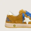 Young Ball Star en daim ocre avec étoile et languette au talon en cuir blanc brillant