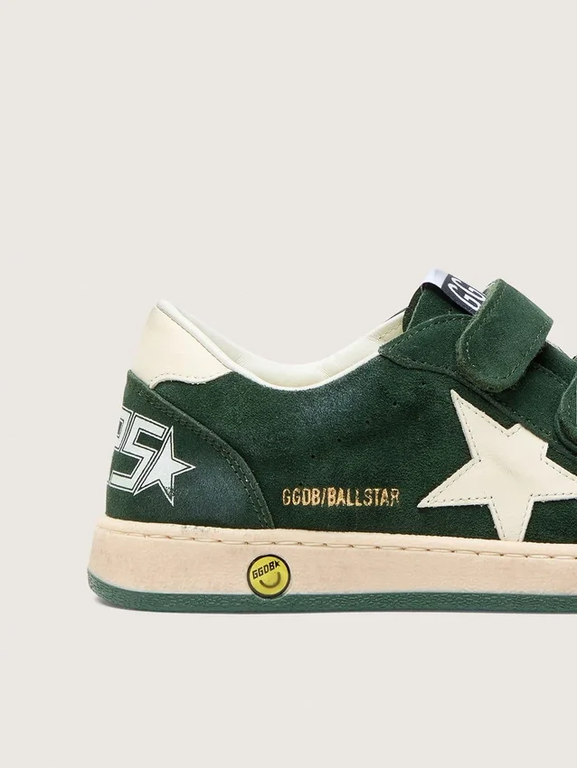 Young Ball Star en daim vert forêt avec étoile et languette au talon en cuir crème