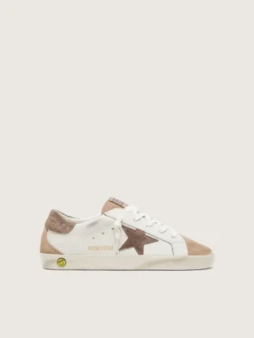 Young Super-Star en cuir blanc avec une étoile en daim gris foncé et des empiècements en daim beige
