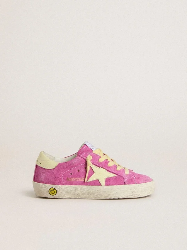 Young Super-Star en daim rose avec étoile jaune clair et languette au talon